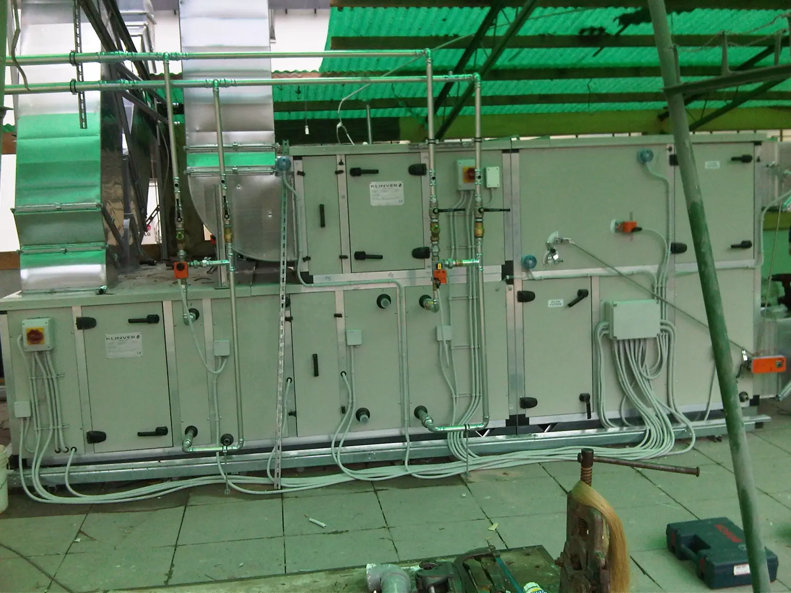 Centrali di trattamento aria in produzione nello stabilimento Idroair